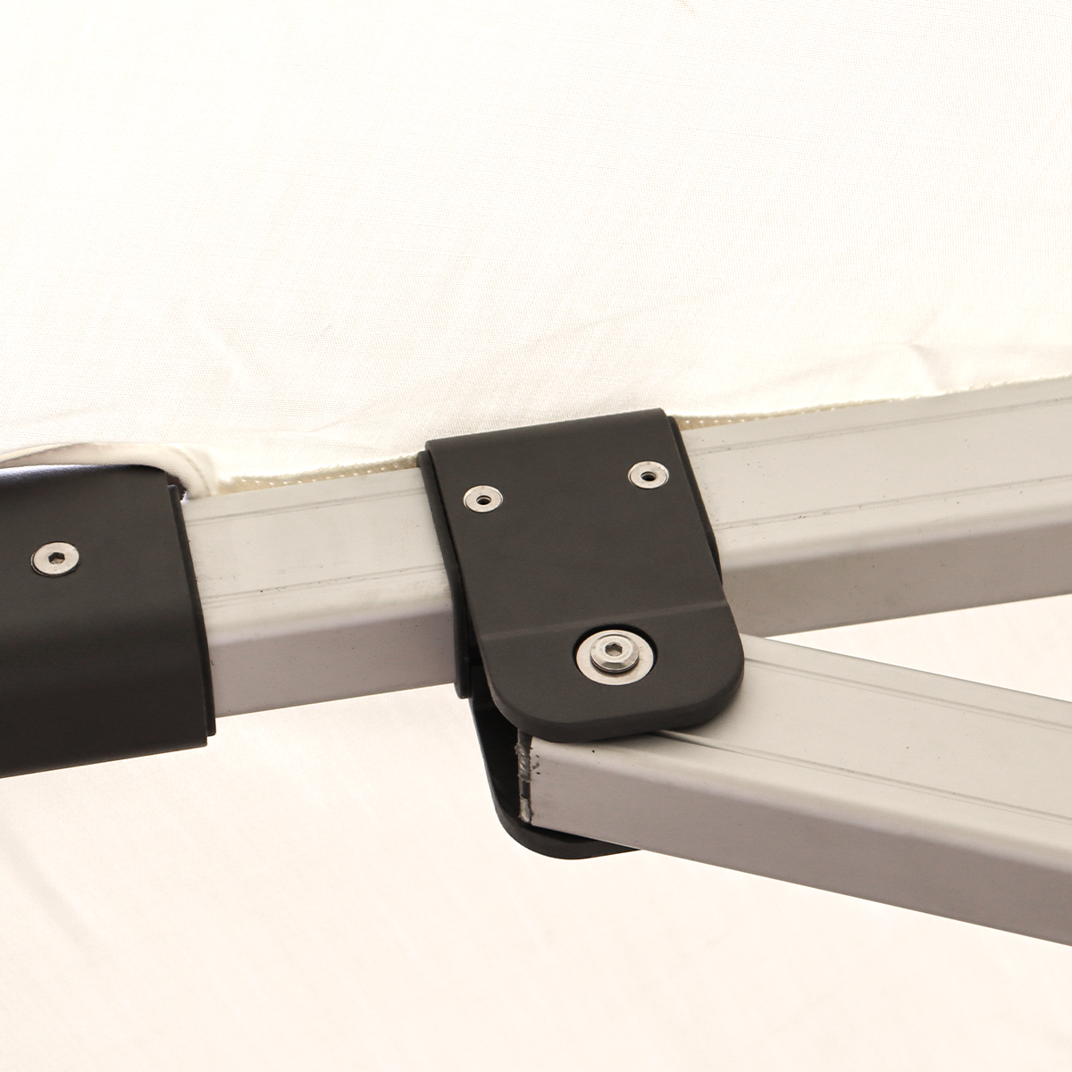 4m dia. Cantilever Octagonal | Umbrellas