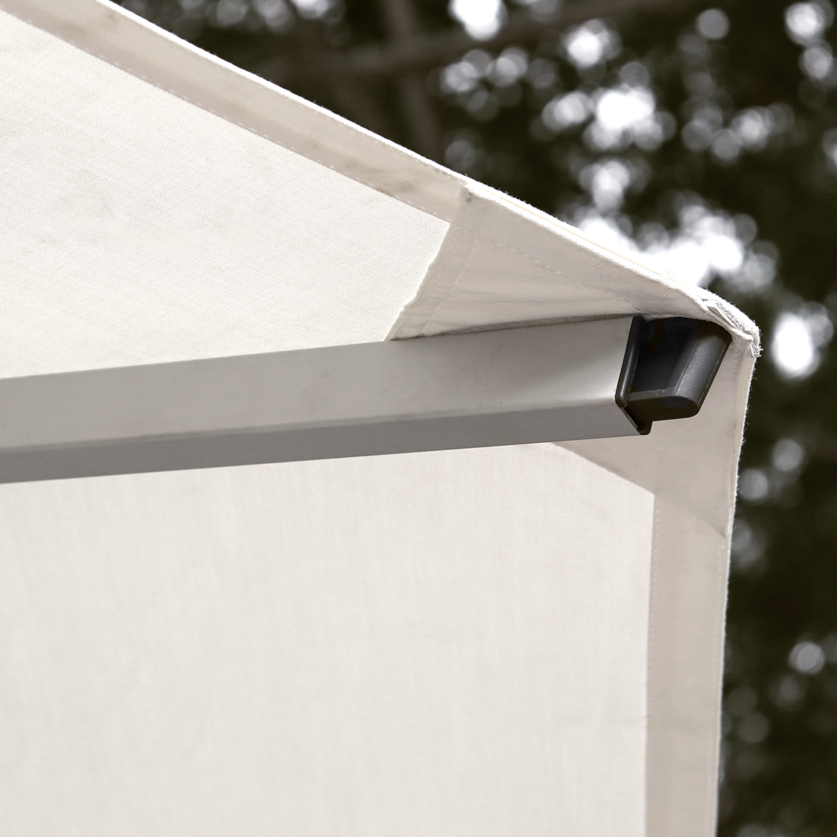 4m x 4m Cantilever Square | Umbrellas