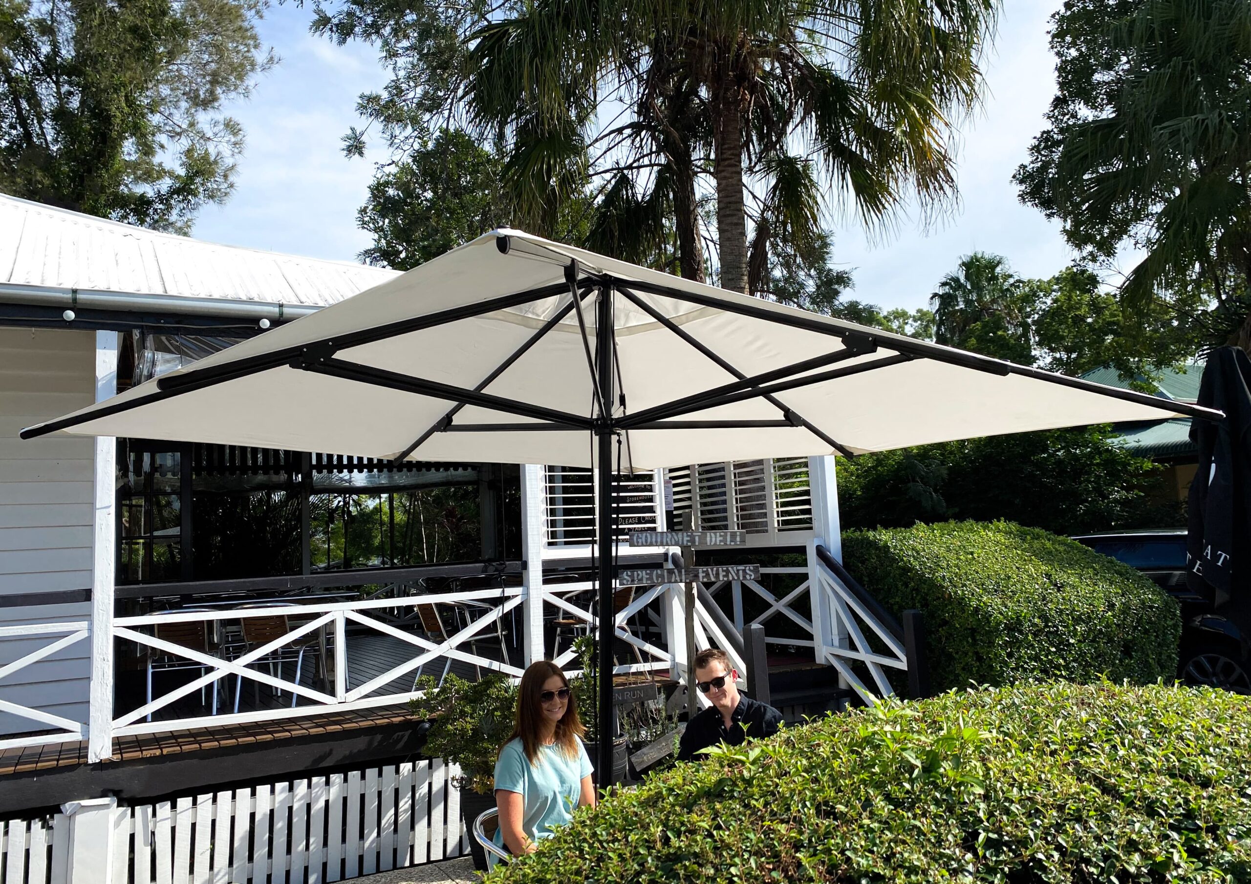 Café Umbrellas for Sale, Branded Outdoor Umbrellas for Restaurants